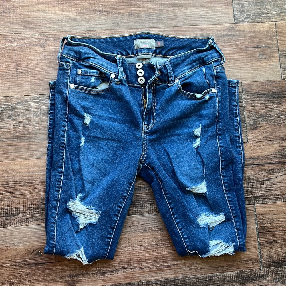 TORRID RIPPED JEGGINGS